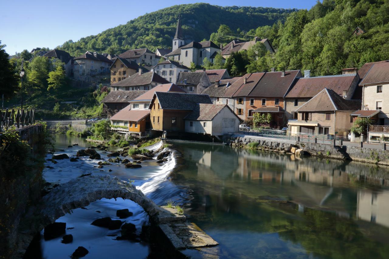 Hotel De La Vallee Ornans Exterior photo